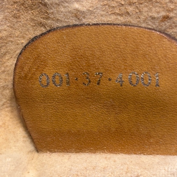 Authentic Gucci Vintage, Chocolate rugged textured, Caramel Leather Gold Chain - Picture 4 of 10